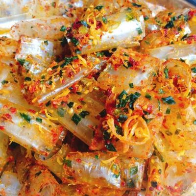 bánh tráng trộn cùng khô gà