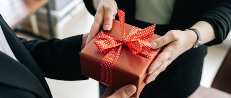 tặng quà cho sếp hoặc đối tác